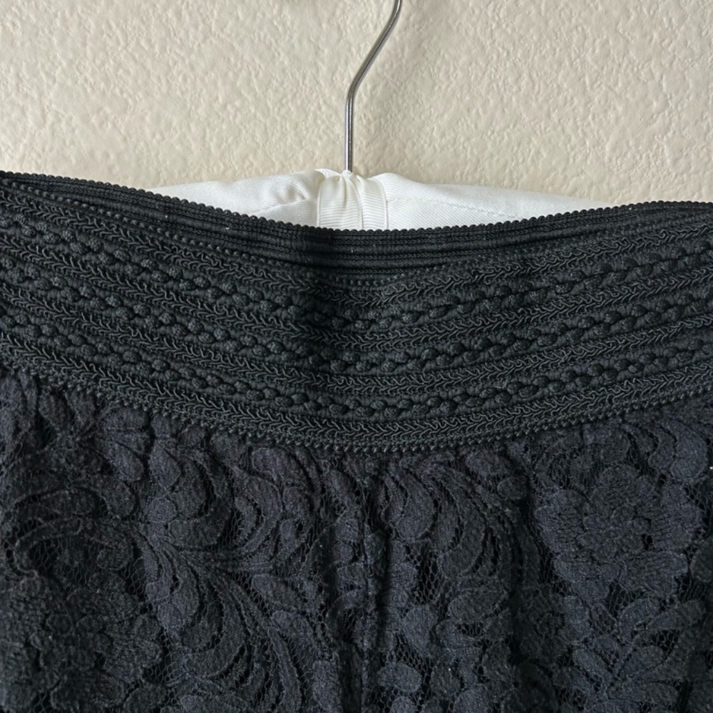 Lace Shorts Black Trim Hem Elastic Waist Lined by Ambiance Size Small - Picture 5 of 12